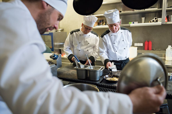 Técnicas De Cocina Nacional E Internacional Para Pre Contrato